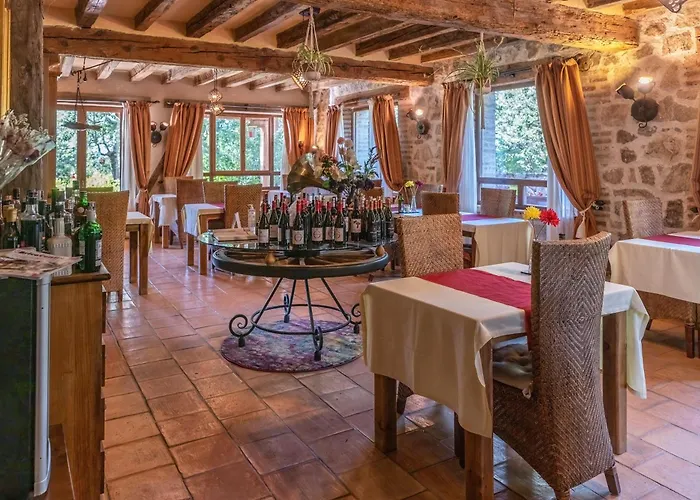 Restaurante Fuenteplateada Hotel Collado Hermoso